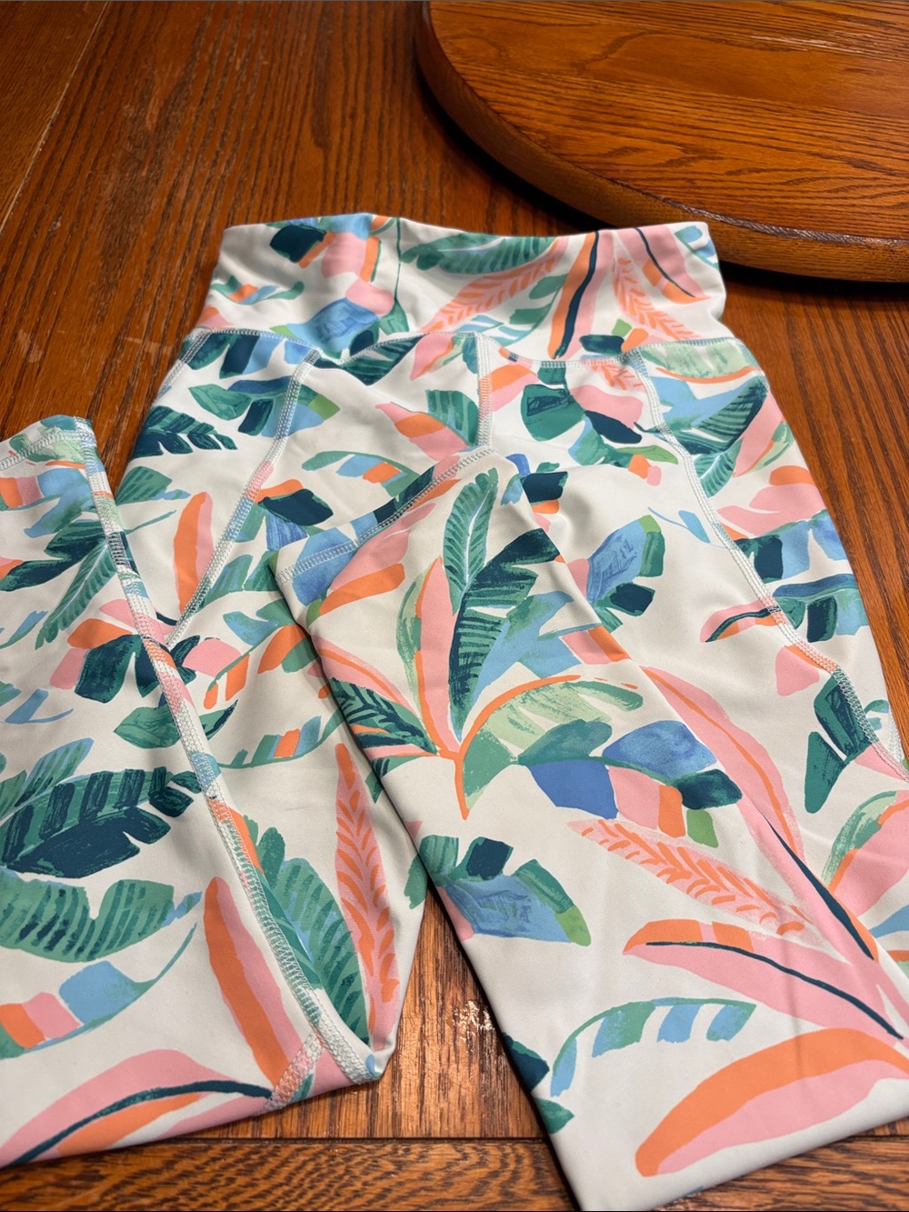 Old Navy Girls Tropical Leaf Print Leggings in White, Pink, Green, Blue
